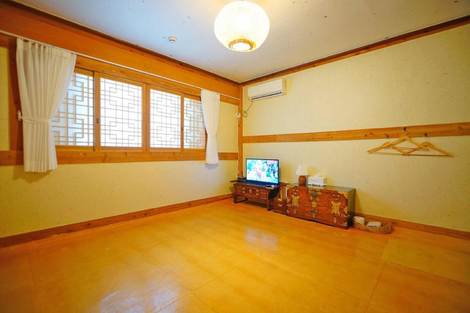 Hanok Gotaek Goeul جيونجو المظهر الخارجي الصورة
