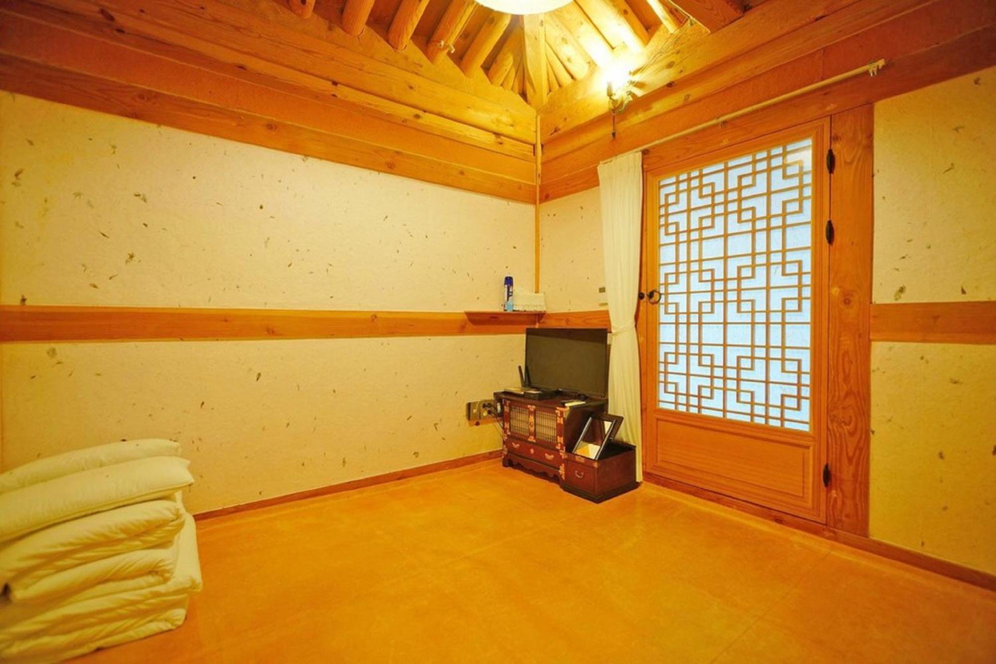 Hanok Gotaek Goeul جيونجو المظهر الخارجي الصورة