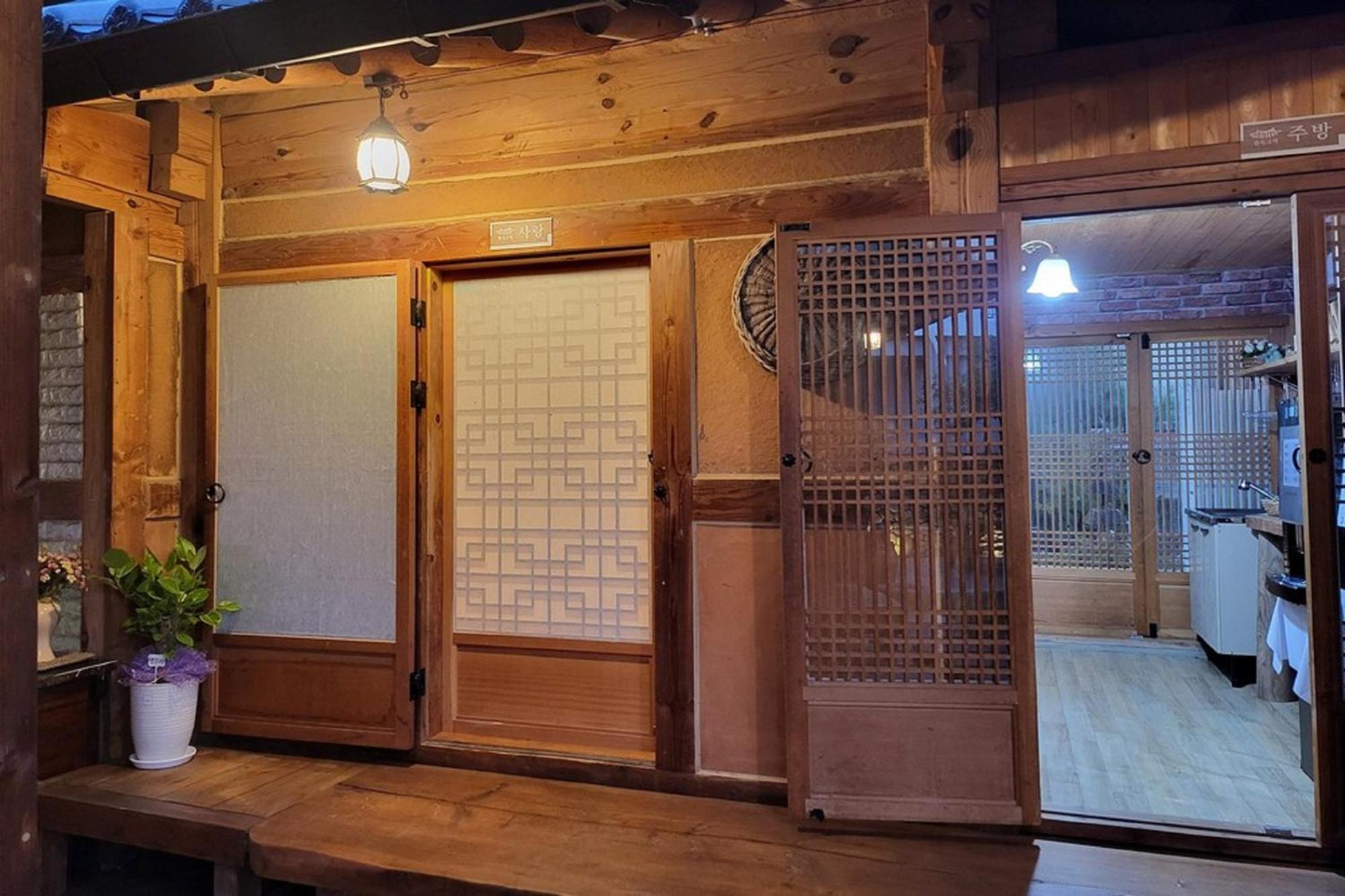 Hanok Gotaek Goeul جيونجو المظهر الخارجي الصورة
