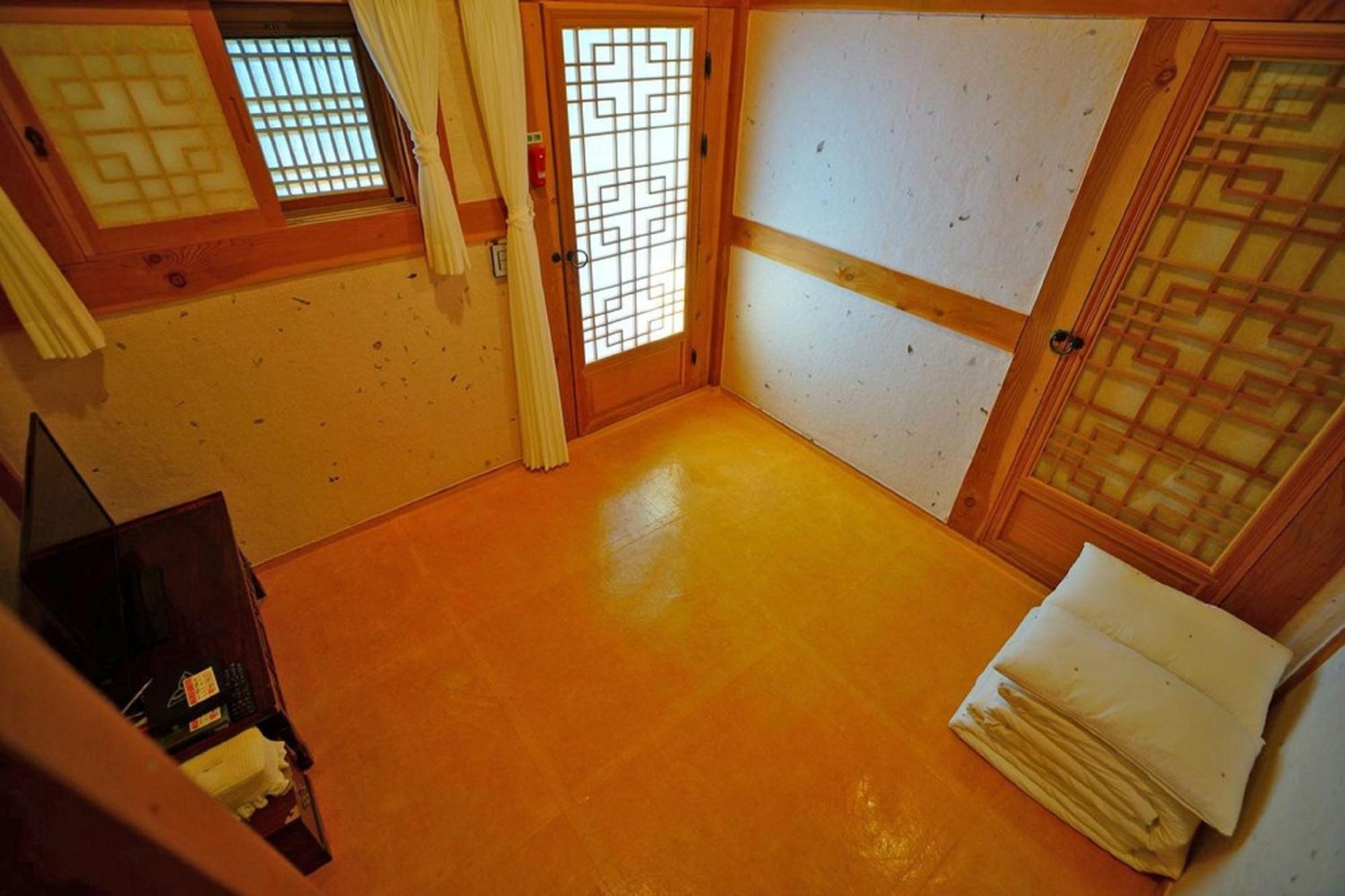 Hanok Gotaek Goeul جيونجو المظهر الخارجي الصورة